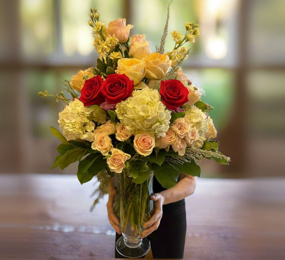 ๐น Luxury Designer Choice in Red, White, and Pink, IN 999