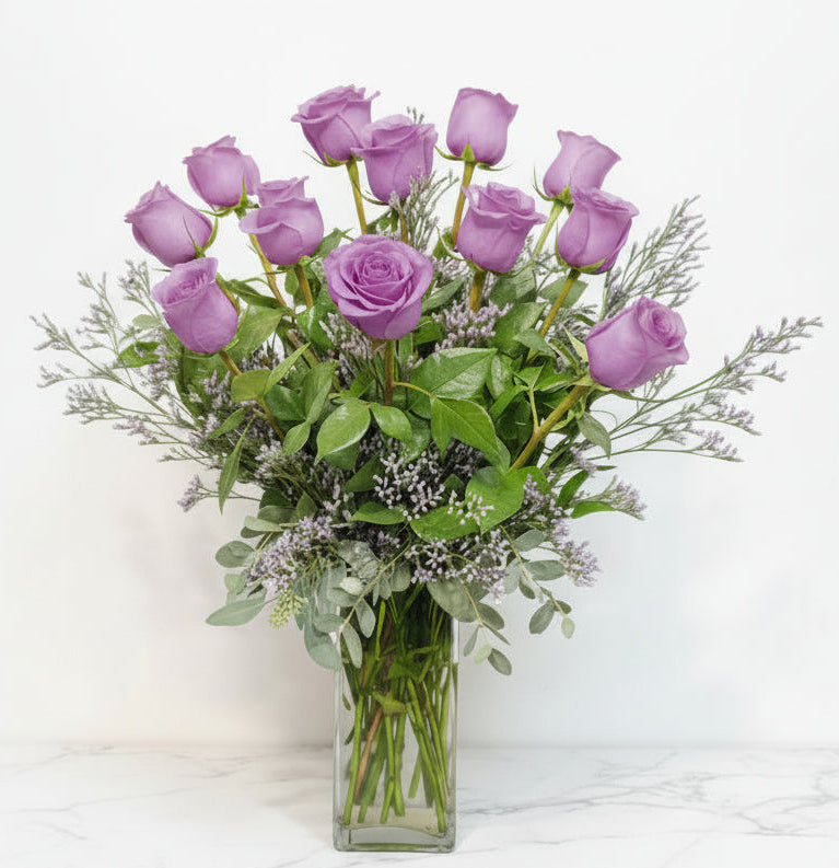 12 long-stemmed lavender roses 💜 IN 210