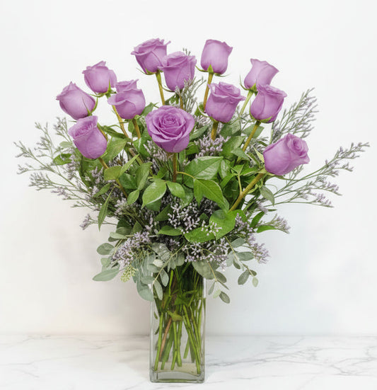 12 long-stemmed lavender roses 💜 IN 210