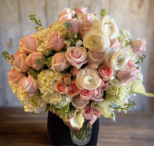 “Luxurious Love Bouquet” IN.599