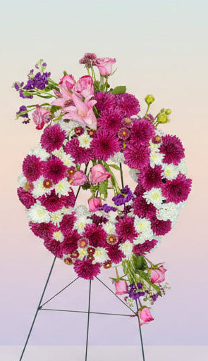 Tribute Standing Wreath in 211