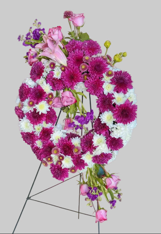 Tribute Standing Wreath in 211